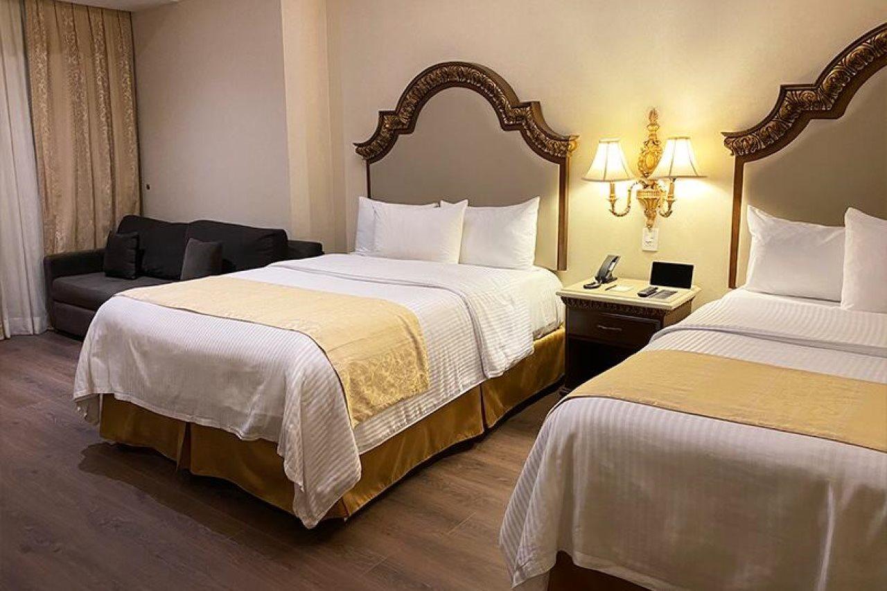 Safi Royal Luxury Valle San Pedro Garza Garcia Buitenkant foto A room at the hotel