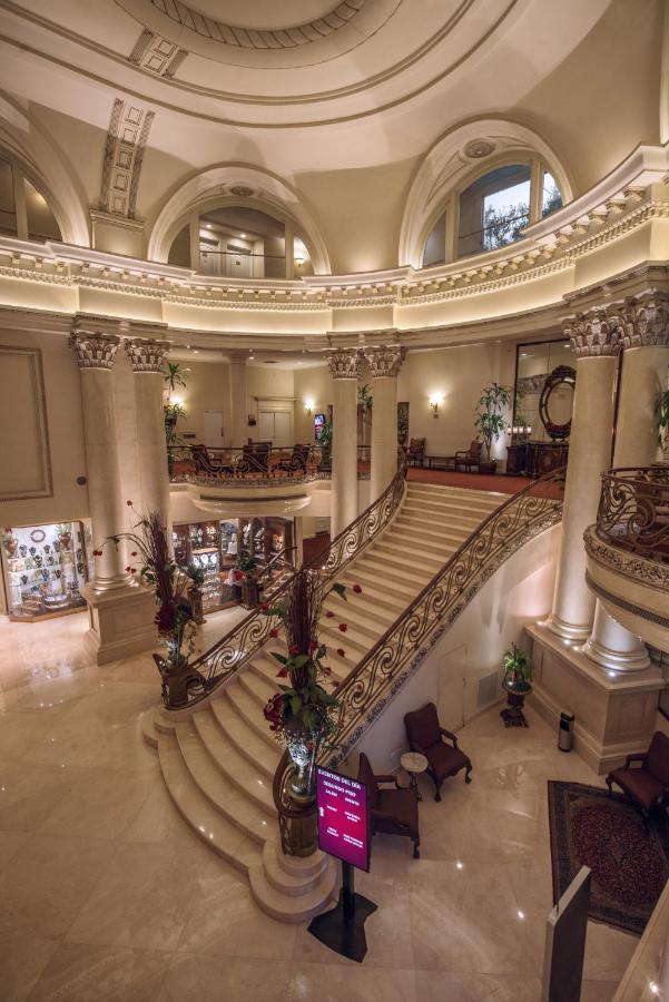 Safi Royal Luxury Valle San Pedro Garza Garcia Buitenkant foto The lobby of the Four Seasons Hotel