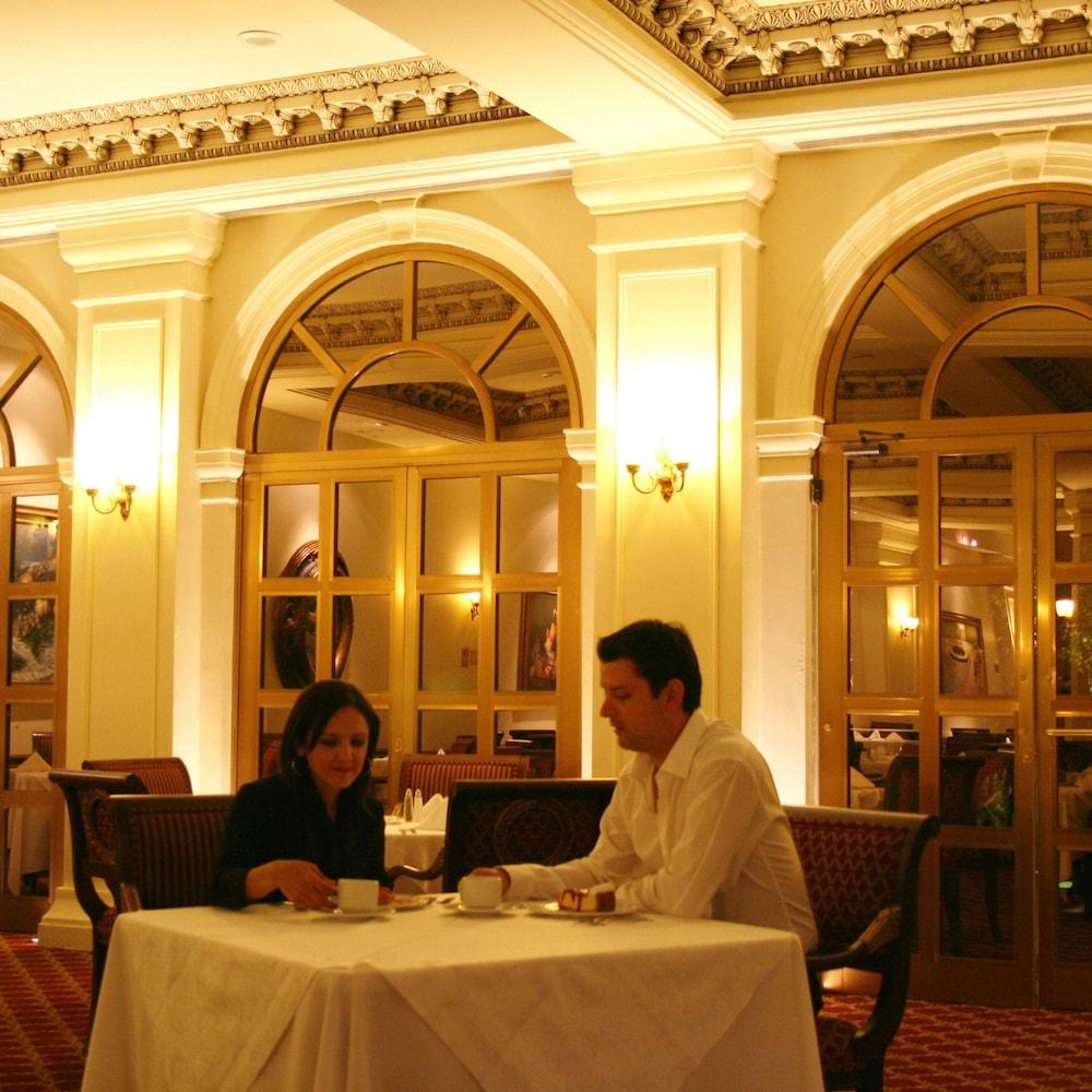 Safi Royal Luxury Valle San Pedro Garza Garcia Buitenkant foto Interior of the restaurant