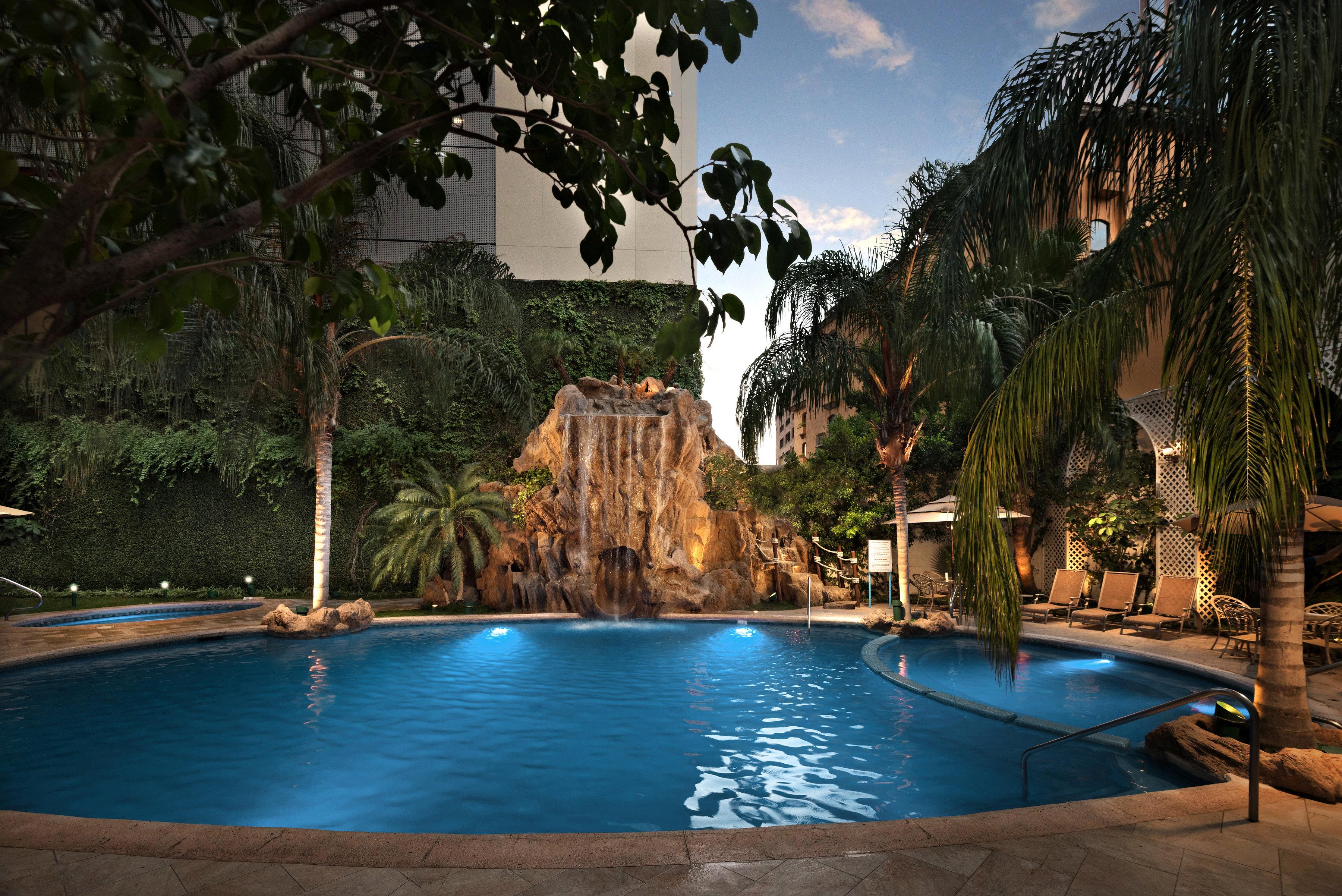 Safi Royal Luxury Valle San Pedro Garza Garcia Buitenkant foto The pool at the hotel