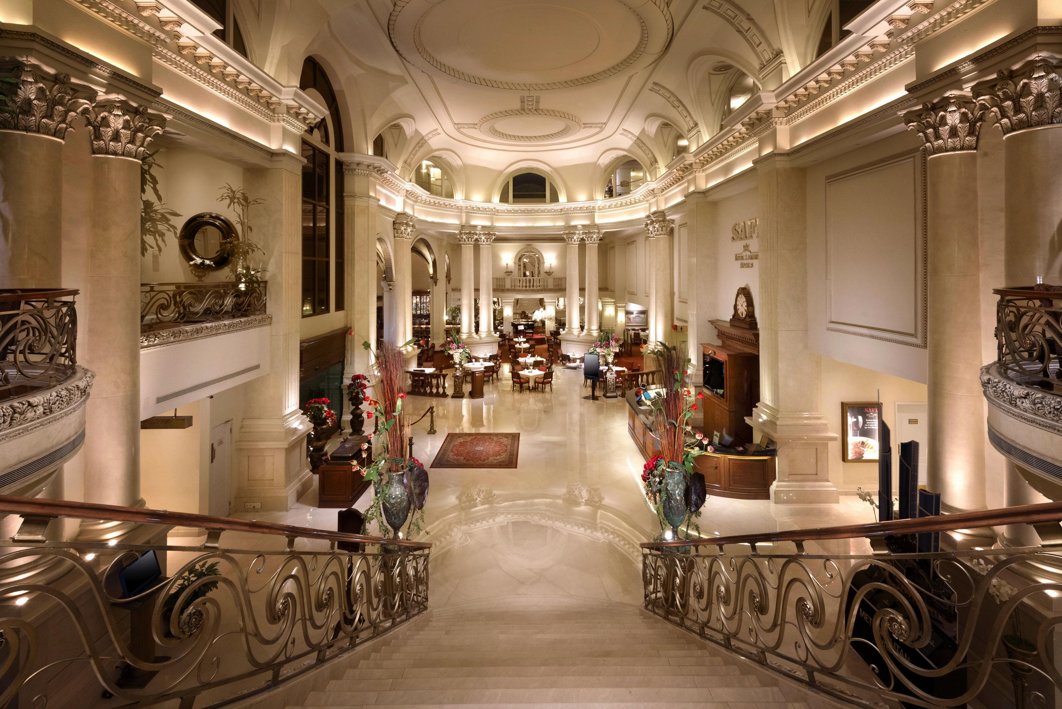 Safi Royal Luxury Valle San Pedro Garza Garcia Buitenkant foto The lobby of the Four Seasons Hotel