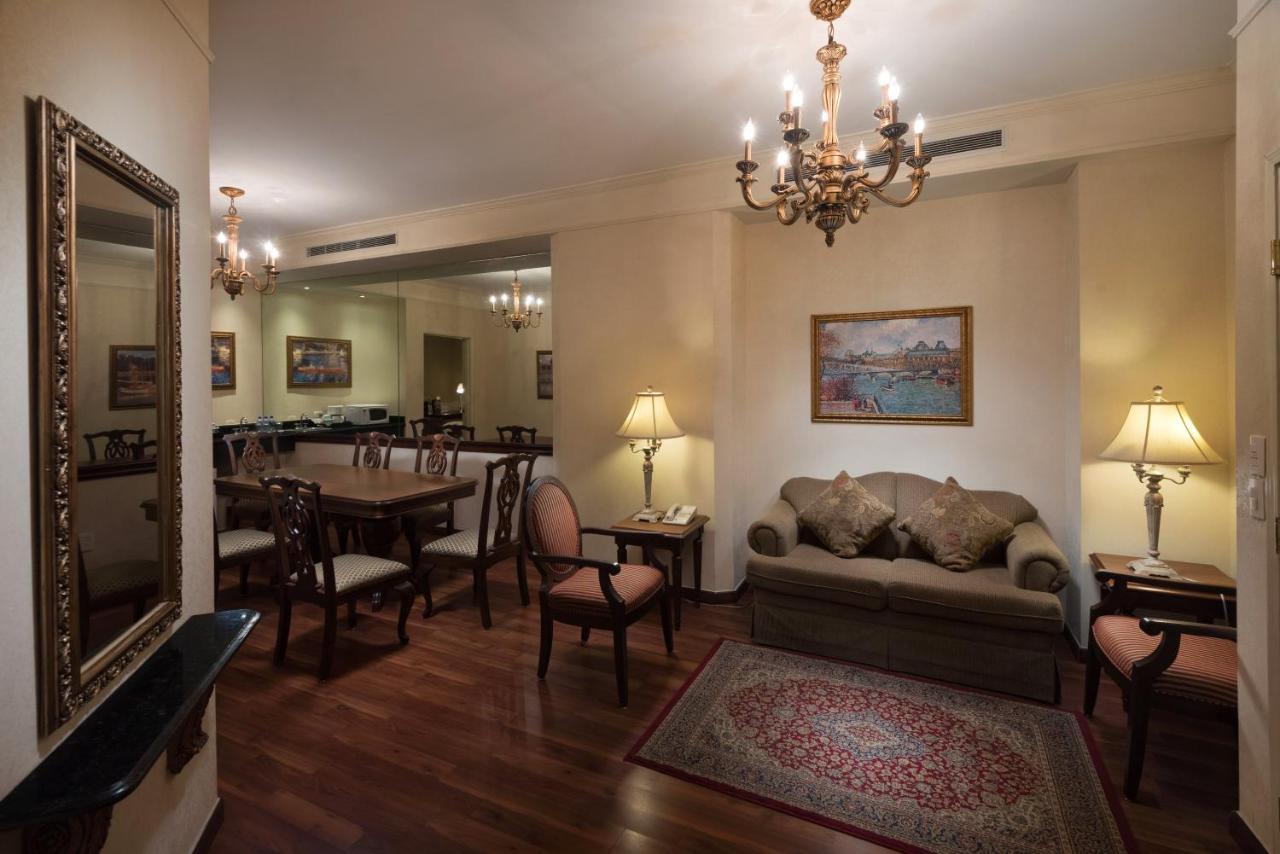Safi Royal Luxury Valle San Pedro Garza Garcia Buitenkant foto A suite at the Grand Hotel