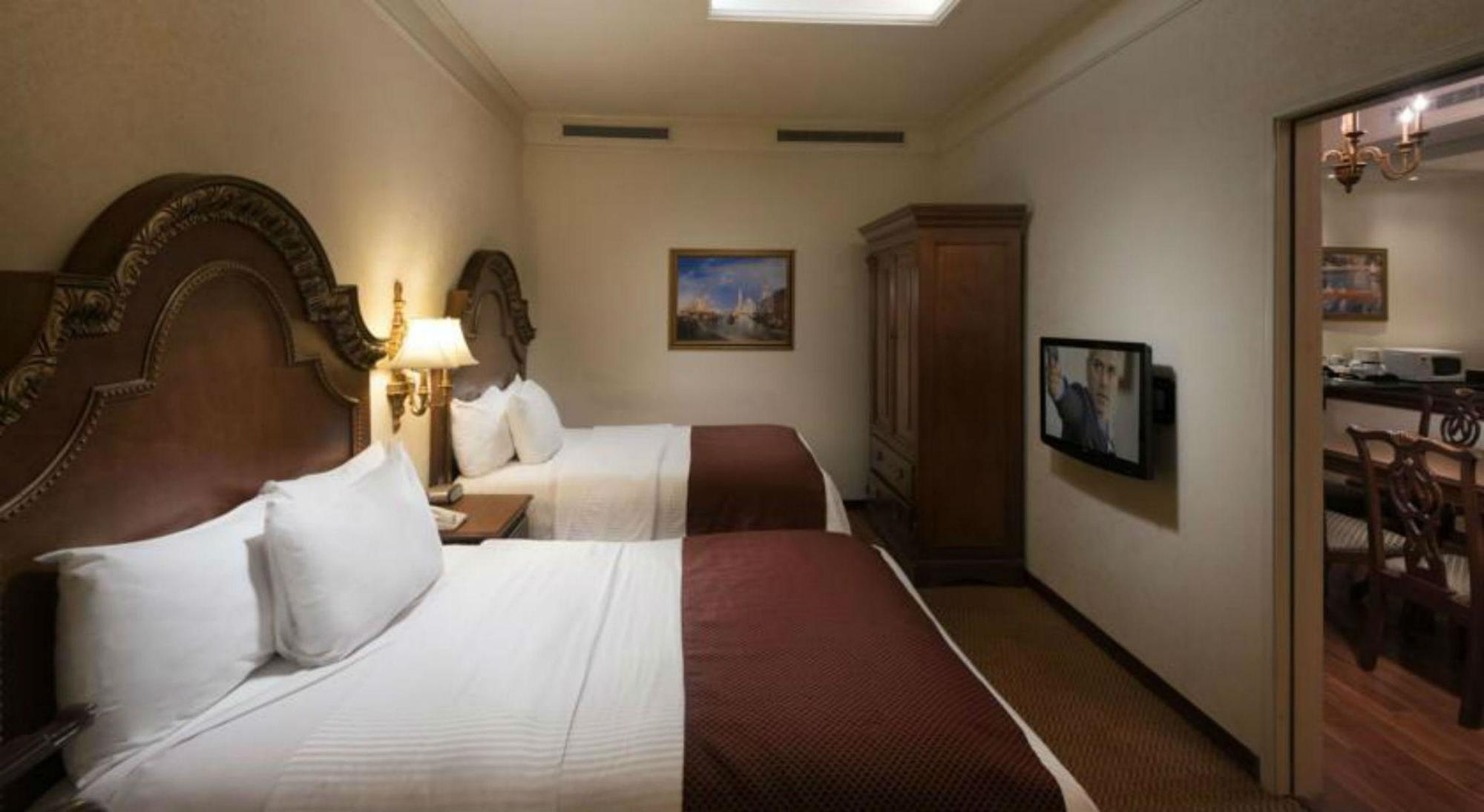 Safi Royal Luxury Valle San Pedro Garza Garcia Buitenkant foto A room at the hotel